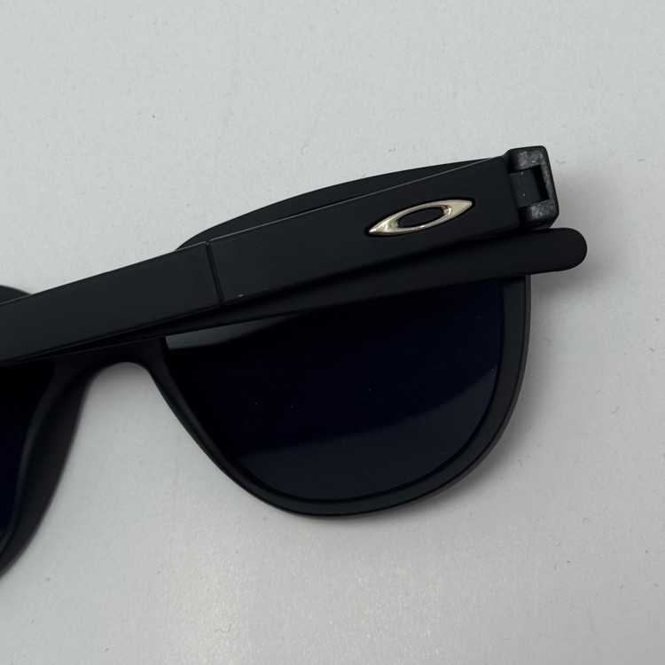 عینک آفتابی اوکلی سبک OAKLEY آمریکایی مشکی کد 2435