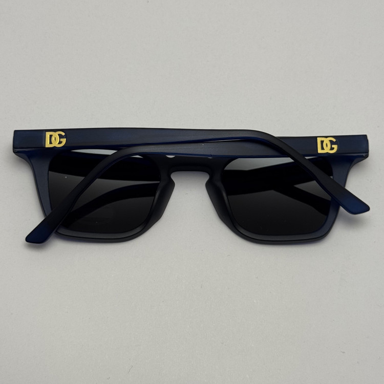 عینک آفتابی پلاریزه دولچه گابانا DOLCE GABBANA دسته سیم کشی شده لولا فنر آبی مات کد 7707