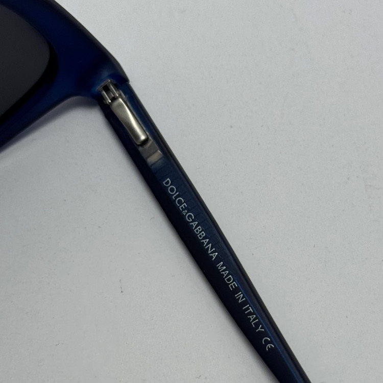 عینک آفتابی پلاریزه دولچه گابانا DOLCE GABBANA دسته سیم کشی شده لولا فنر آبی مات کد 7707