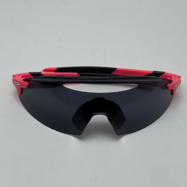 عینک آفتابی اسپرت Oakley اوکلی با لنز PRIZM مشکی دسته صورتی کد 9407