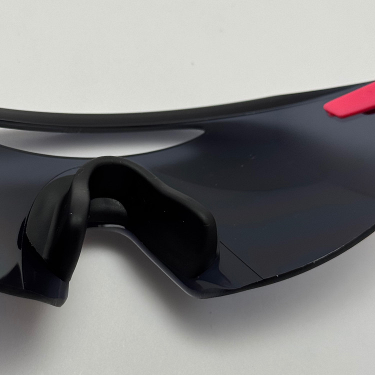 عینک آفتابی اسپرت Oakley اوکلی با لنز PRIZM مشکی دسته صورتی کد 9407