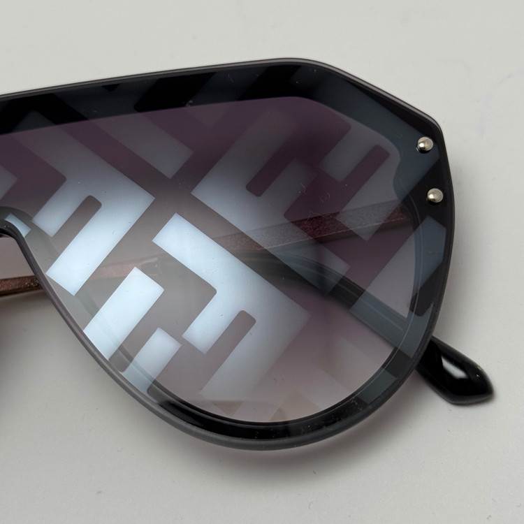 عینک آفتابی فریم لس فندی FENDI مشکی کد 3