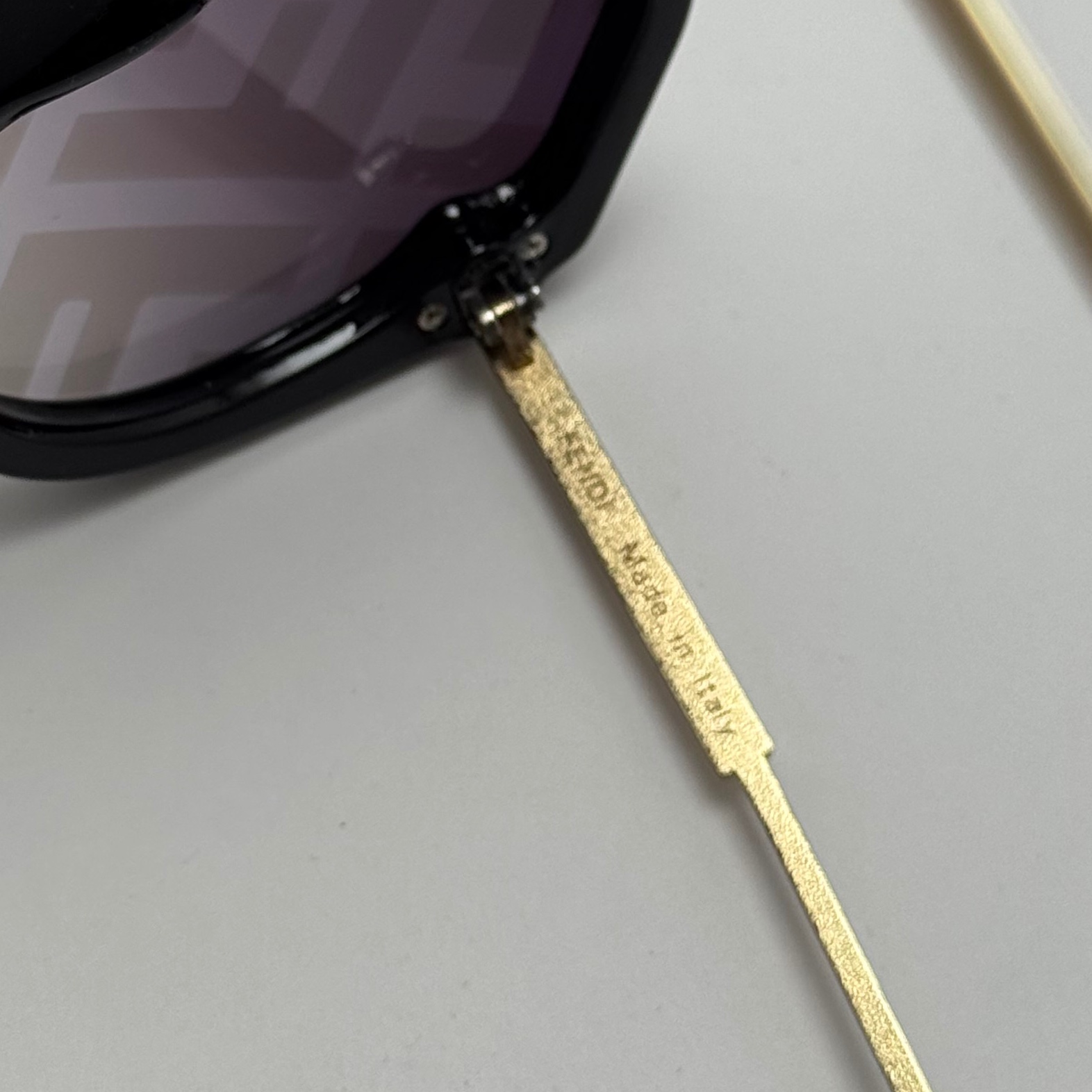 عینک آفتابی فریم لس فندی FENDI مشکی کد 3