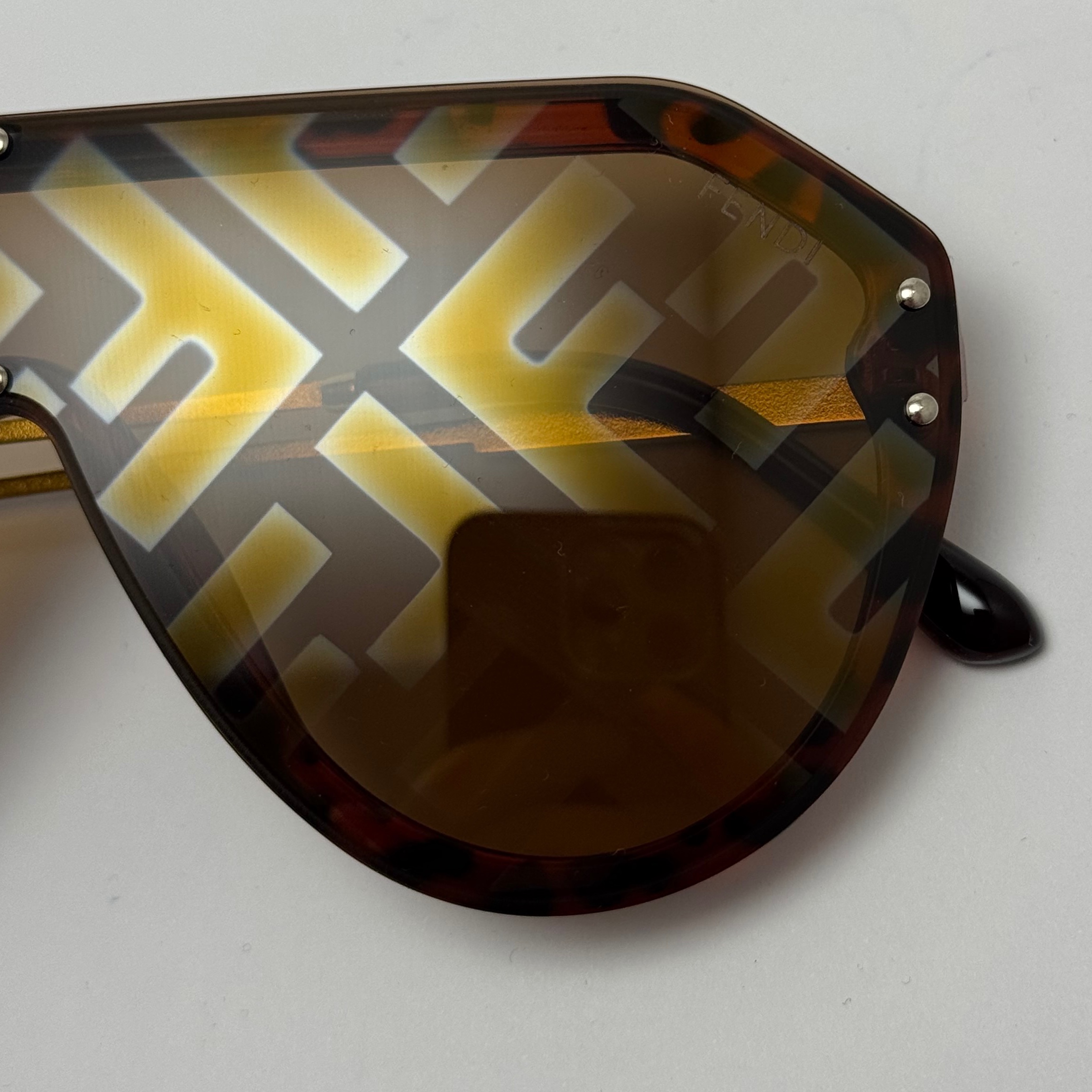 عینک آفتابی و شب فریم لس فندی FENDI قهوه ای کد 3