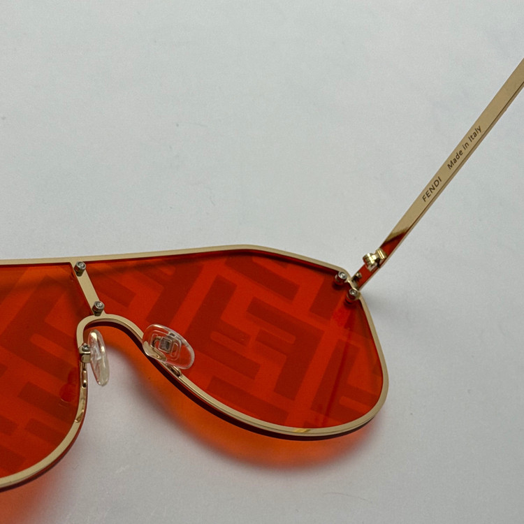 عینک آفتابی و شب فریم لس فندی FENDI قرمز کد 2