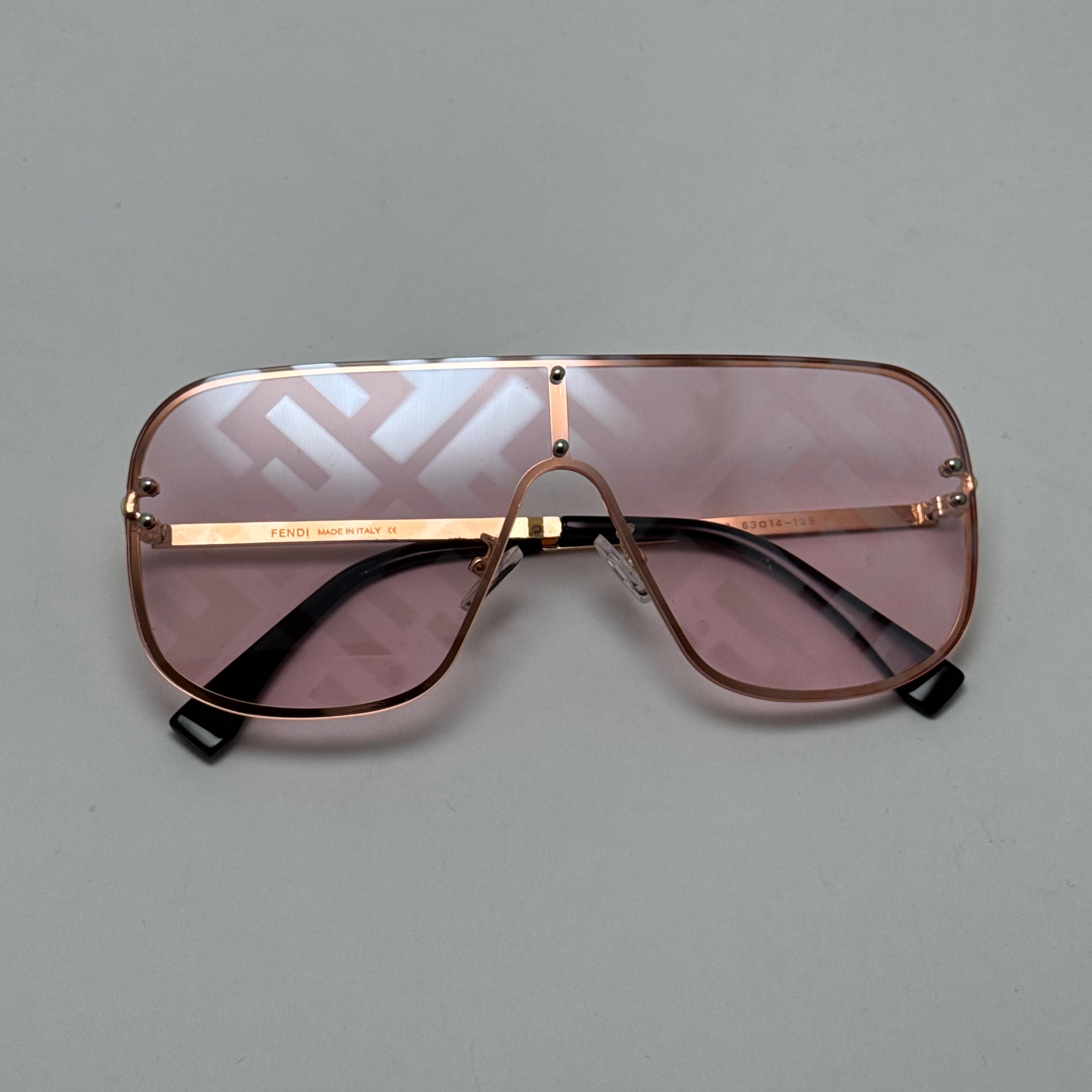 عینک آفتابی و شب فریم لس فندی FENDI صورتی کد 1