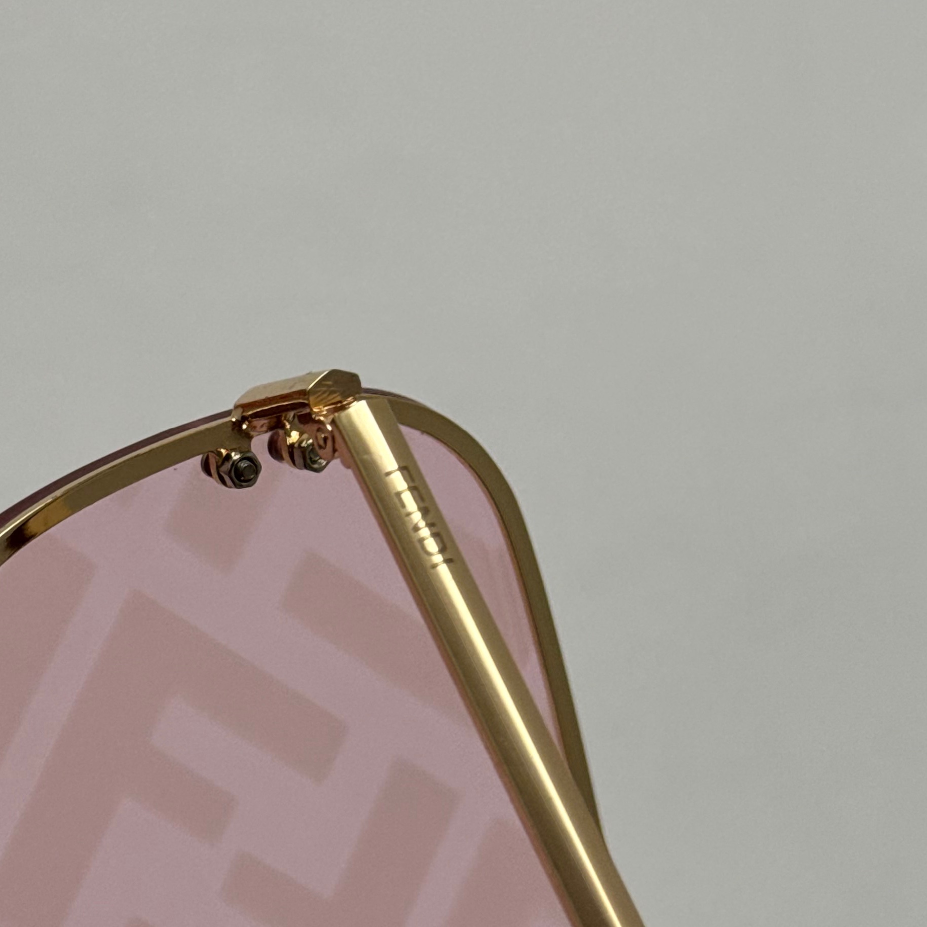 عینک آفتابی و شب فریم لس فندی FENDI صورتی کد 1