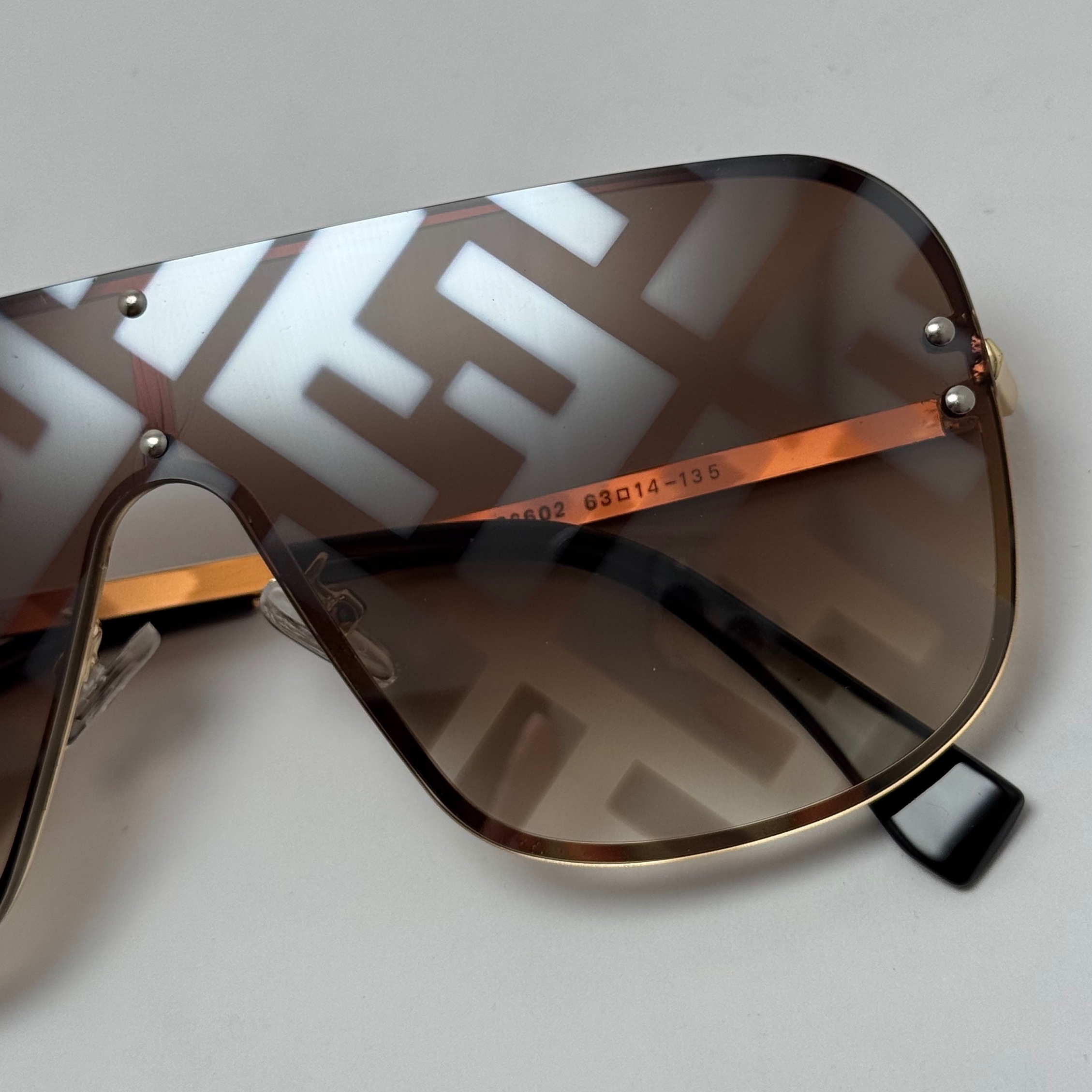 عینک آفتابی فریم لس فندی FENDI قهوه ای کد 1