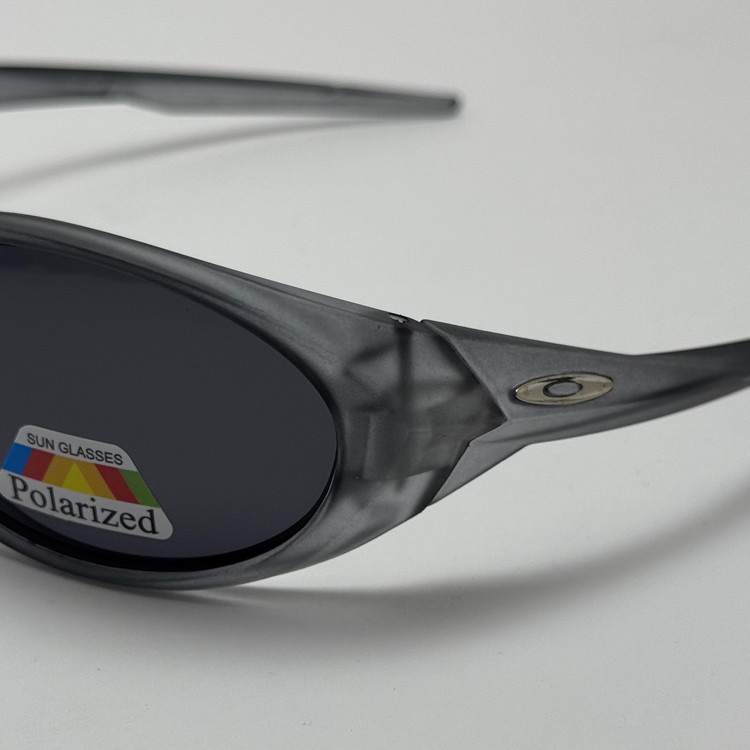 عینک آفتابی پلاریزه اوکلی مدل Oakley Eye Jacket Redux بیضی طوسی