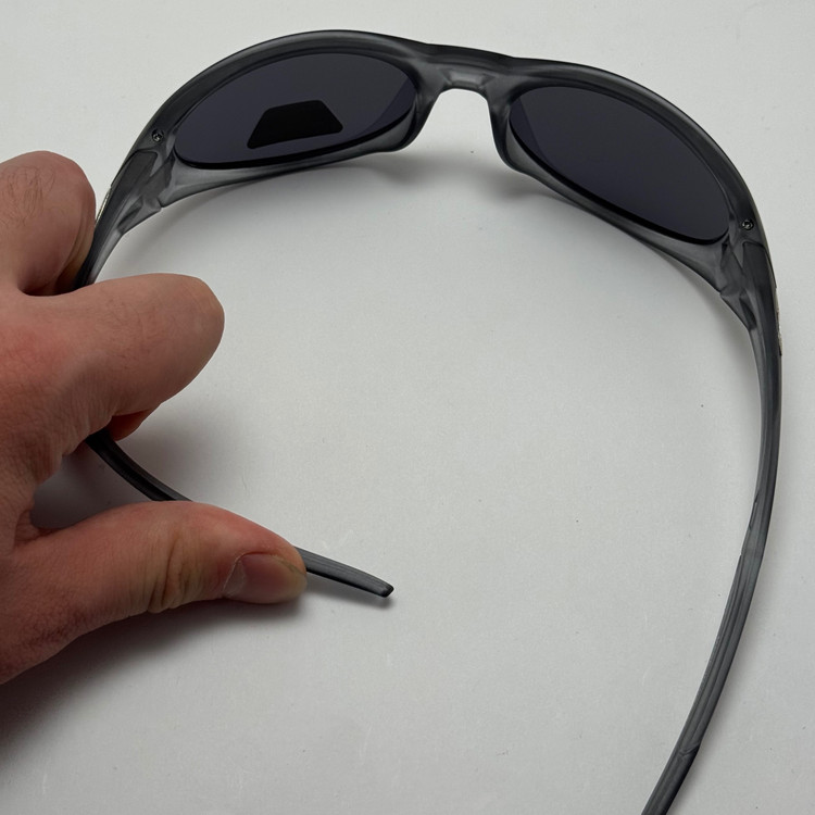 عینک آفتابی پلاریزه اوکلی مدل Oakley Eye Jacket Redux بیضی طوسی