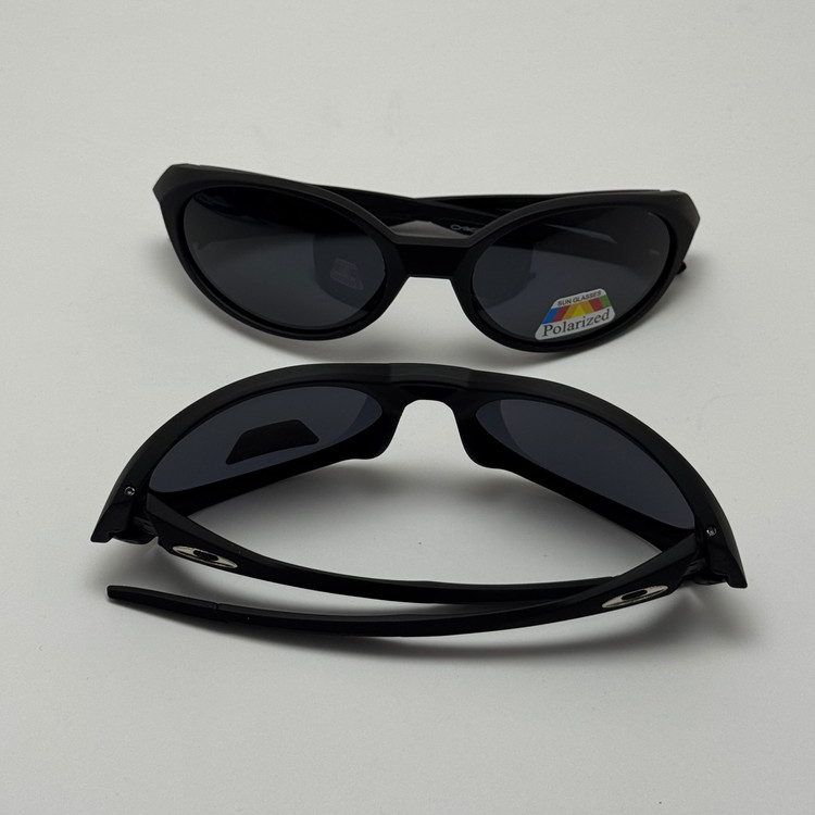 عینک آفتابی پلاریزه اوکلی مدل Oakley Eye Jacket Redux بیضی مشکی
