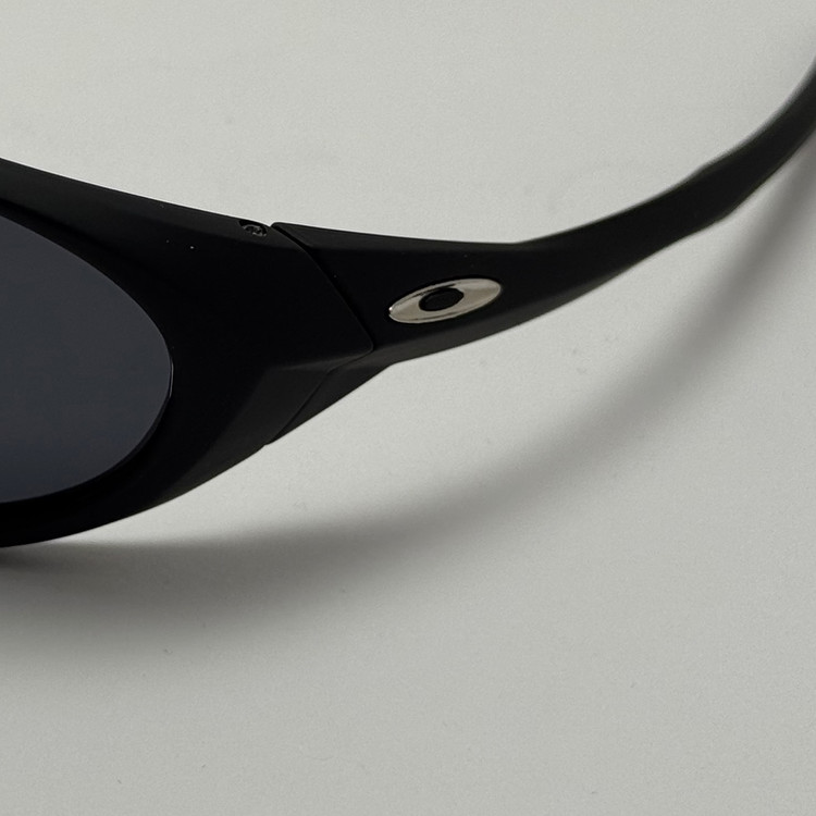 عینک آفتابی پلاریزه اوکلی مدل Oakley Eye Jacket Redux بیضی مشکی