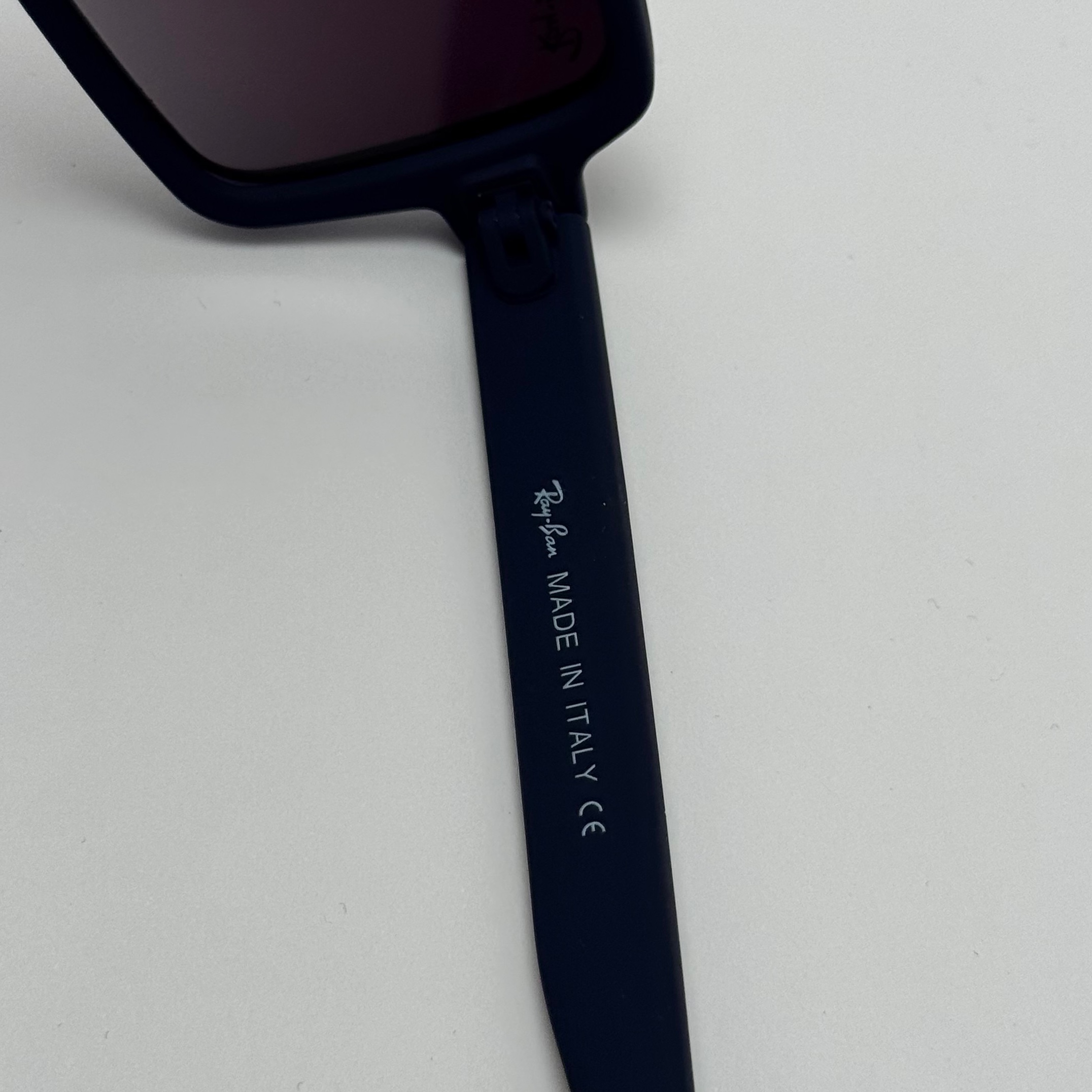 عینک آفتابی پلاریزه ریبن مستطیلی آبی پر رنگ کد rayban RB 2201