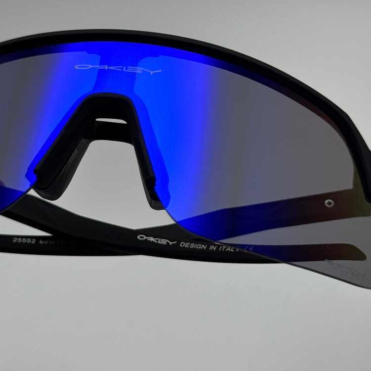 عینک آفتابی اسپرت اوکلی OAKLEY مدل SUTRO فریم مشکی عدسی آبی