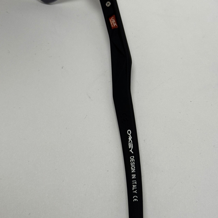 عینک آفتابی اسپرت اوکلی OAKLEY مدل SUTRO فریم مشکی عدسی آبی