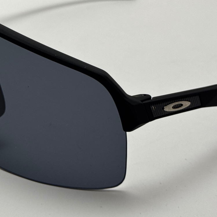 عینک آفتابی اسپرت اوکلی OAKLEY مدل SUTRO تمام مشکی