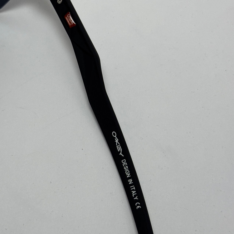 عینک آفتابی اسپرت اوکلی OAKLEY مدل SUTRO تمام مشکی