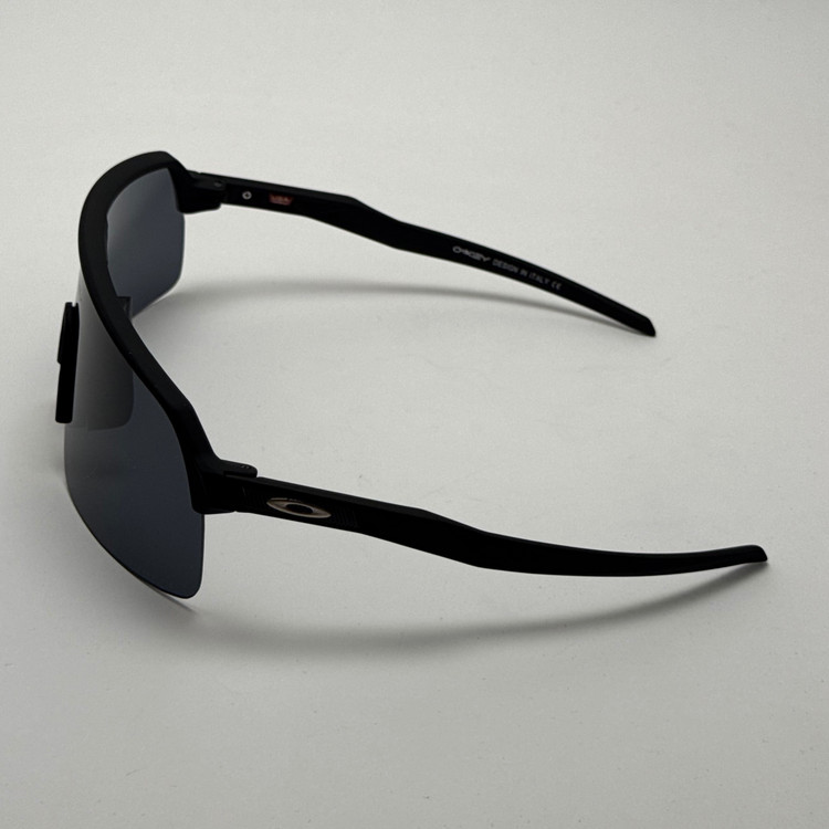 عینک آفتابی اسپرت اوکلی OAKLEY مدل SUTRO تمام مشکی