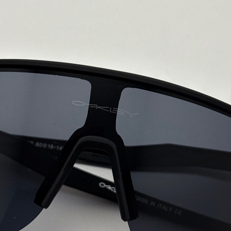عینک آفتابی اسپرت اوکلی OAKLEY مدل SUTRO تمام مشکی