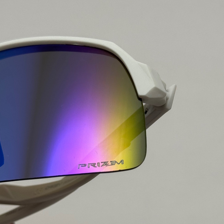عینک آفتابی اسپرت اوکلی OAKLEY مدل SUTRO فریم سفید عدسی آبی هفت رنگ