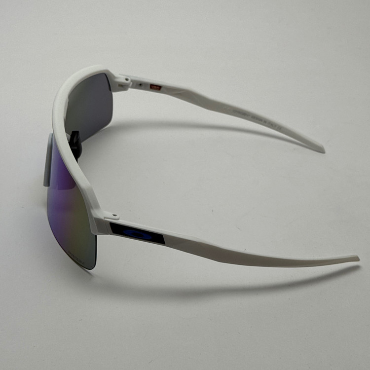 عینک آفتابی اسپرت اوکلی OAKLEY مدل SUTRO فریم سفید عدسی آبی هفت رنگ