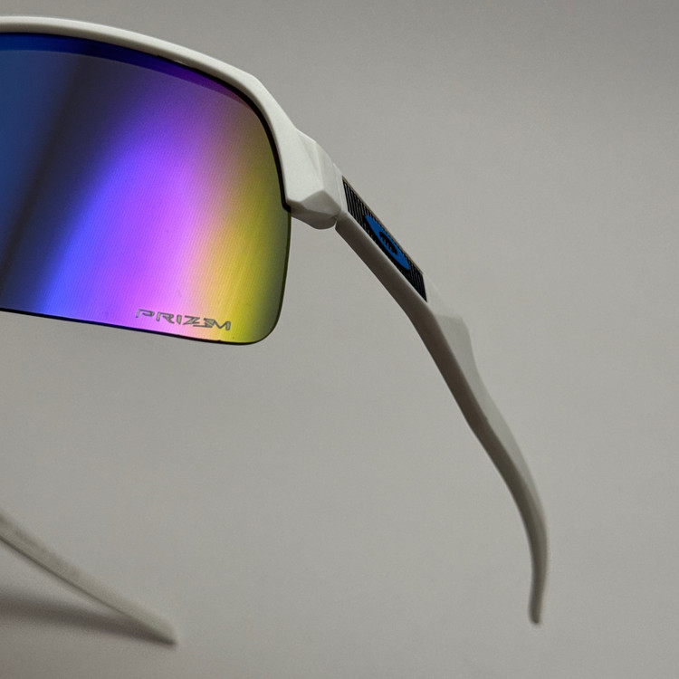 عینک آفتابی اسپرت اوکلی OAKLEY مدل SUTRO فریم سفید عدسی آبی هفت رنگ