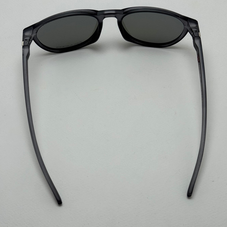 عینک آفتابی پلاریزه اوکلی Oakley طوسی عدسی آبی گرد کد TO4910