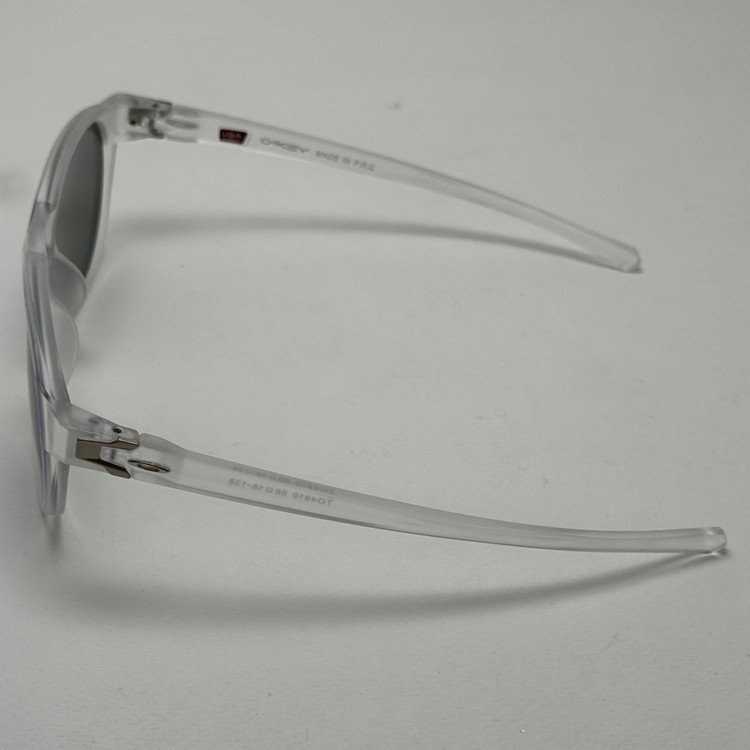 عینک آفتابی پلاریزه اوکلی Oakley کریستالی عدسی آبی گرد کد TO4910