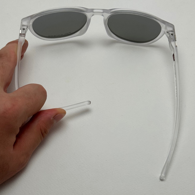 عینک آفتابی پلاریزه اوکلی Oakley کریستالی عدسی آبی گرد کد TO4910