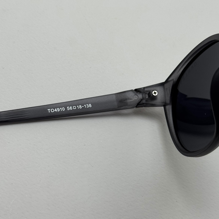 عینک آفتابی پلاریزه اوکلی Oakley طوسی عدسی مشکی گرد کد TO4910