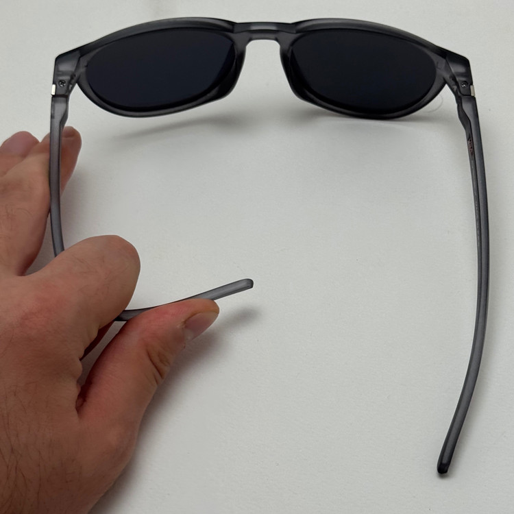 عینک آفتابی پلاریزه اوکلی Oakley طوسی عدسی مشکی گرد کد TO4910