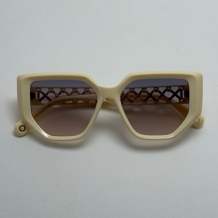 عینک آفتابی زنانه هرمس مدل Hermes Cut Out دسته چرمی کرمی کد رفرنس 1178