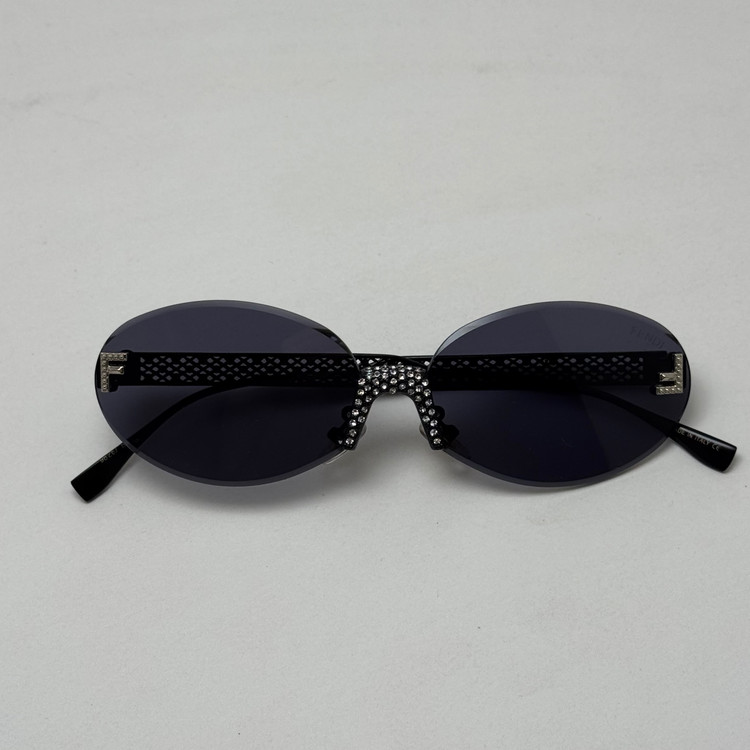 عینک آفتابی زنانه فندی Fendi فریم لس بیضی مدل Oval Frame Diamond Style نگین کاری شده کیفیت مستر تمام مشکی