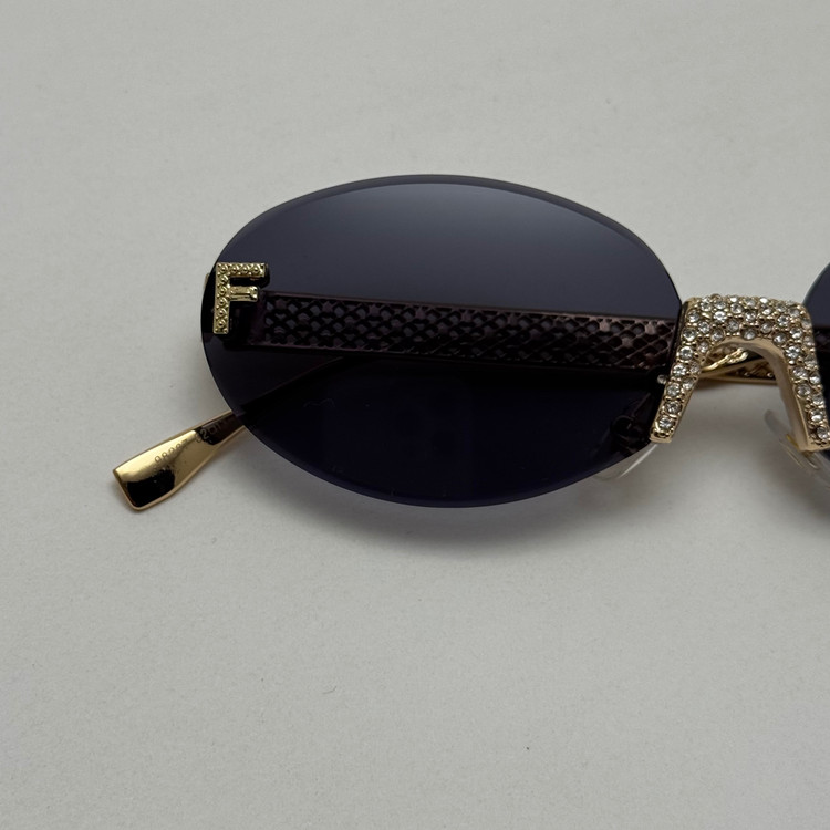 عینک آفتابی زنانه فندی Fendi فریم لس بیضی مدل Oval Frame Diamond Style نگین کاری شده کیفیت مستر مشکی طلایی