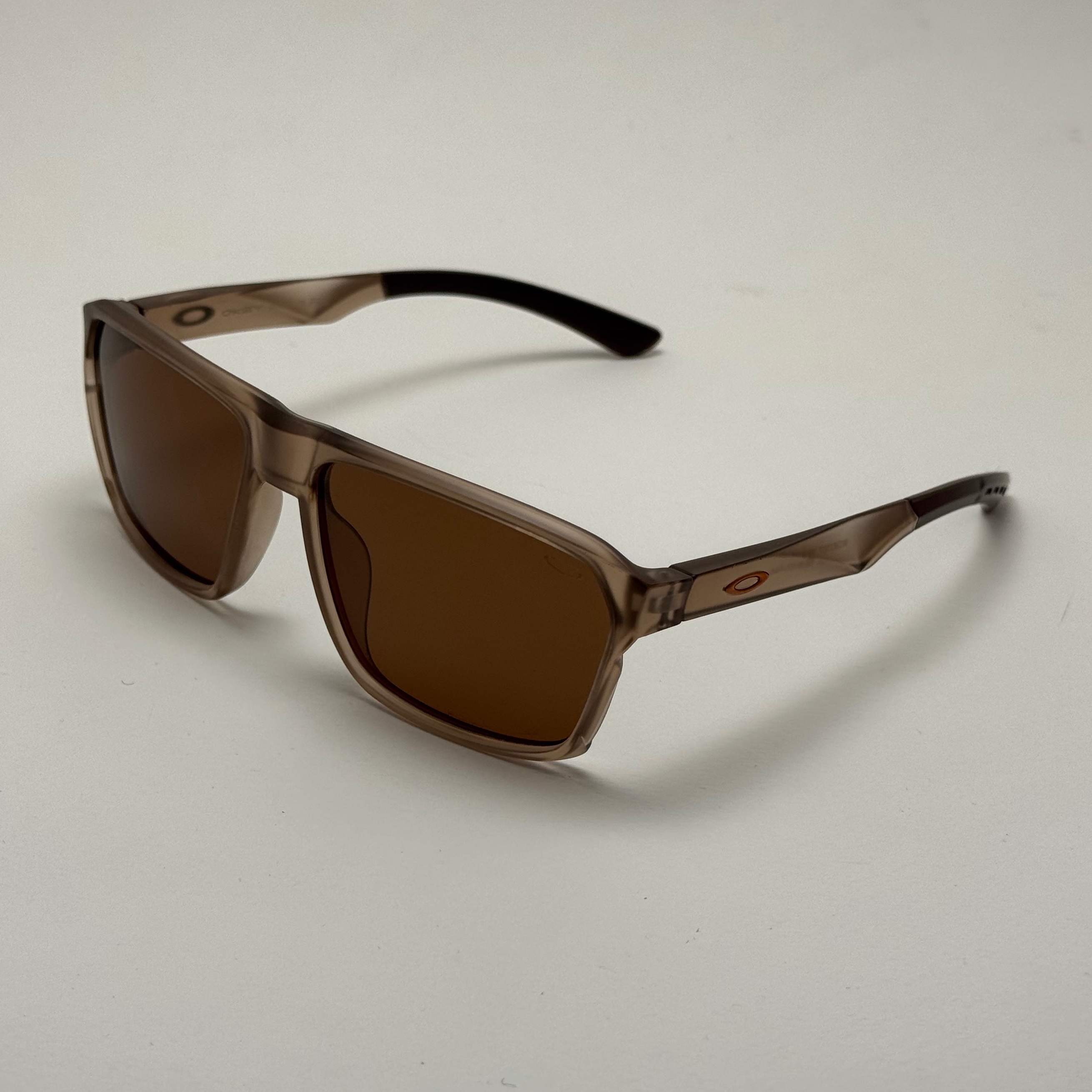 عینک اوکلی مستطیلی پلاریزه سبک OAKLEY قهوه ای کد WG83107