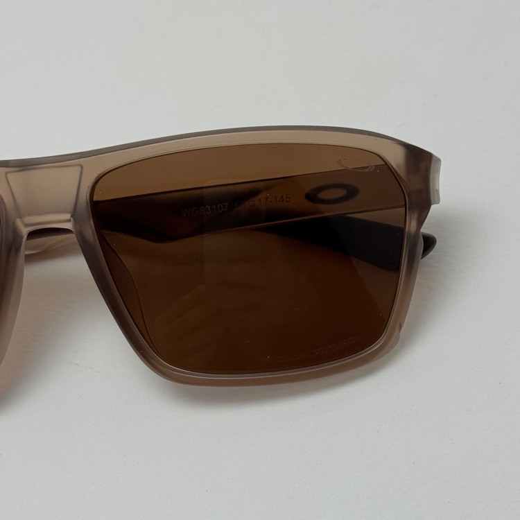 عینک اوکلی مستطیلی پلاریزه سبک OAKLEY قهوه ای کد WG83107