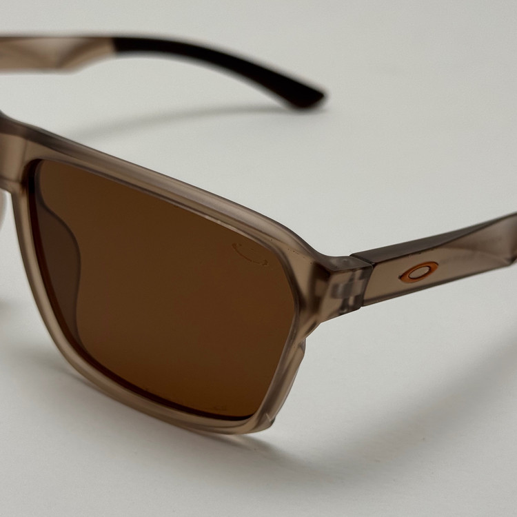 عینک اوکلی مستطیلی پلاریزه سبک OAKLEY قهوه ای کد WG83107