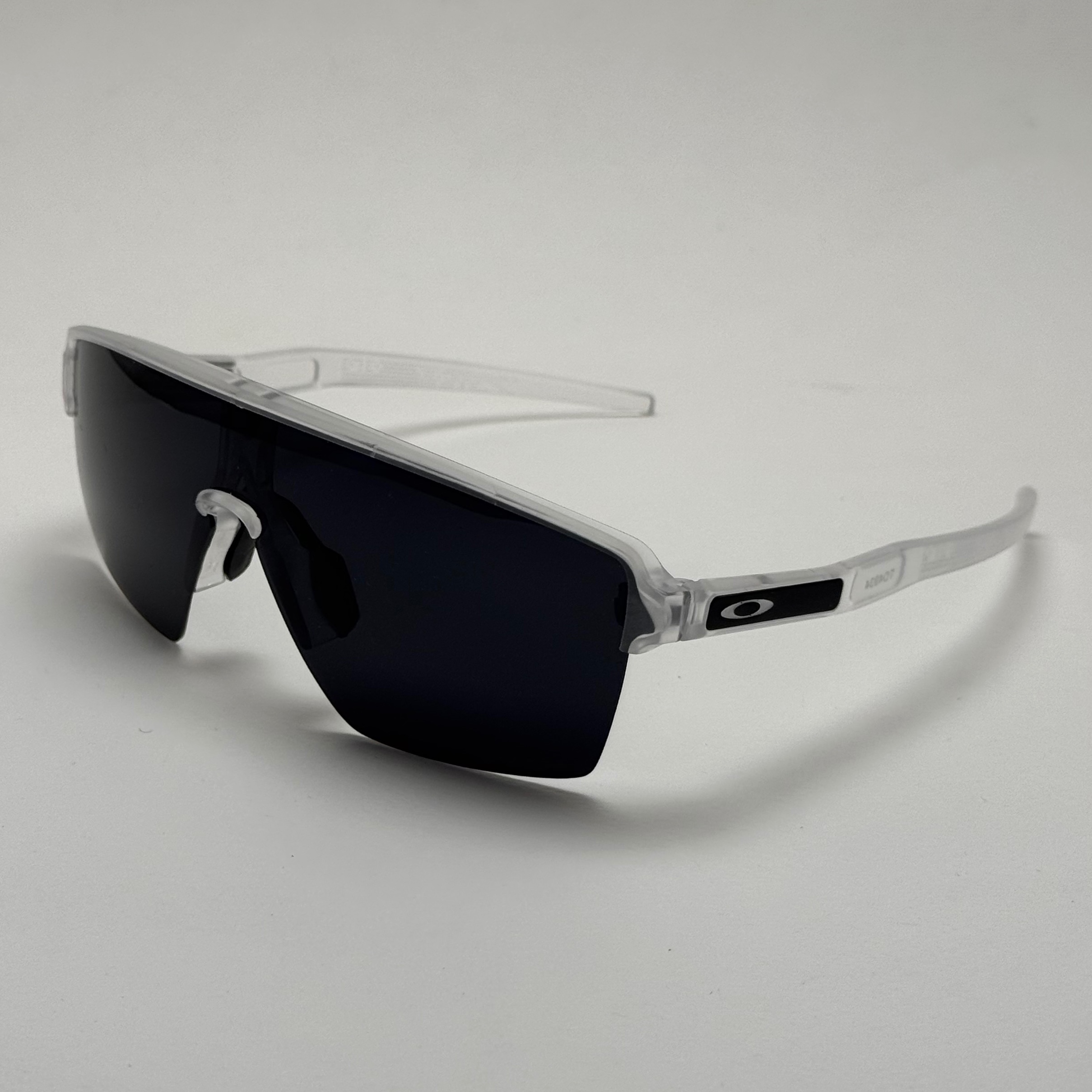عینک آفتابی اوکلی پلاریزه اسپرت مشکی فریم کریستالی کد OAKLEY TO 4934