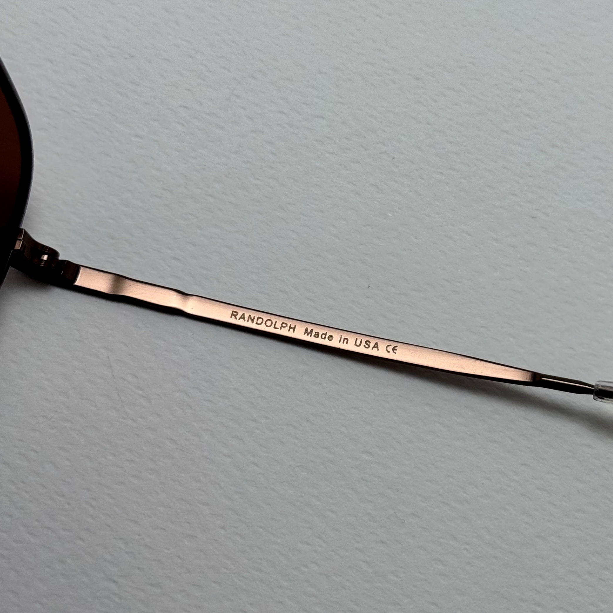 عینک آفتابی خلبانی رندولف شیشه سنگ آنتی رفلکس قهوه ای فریم قهوه ای فول پک RANDOLPH AVIATOR RE 58 24K