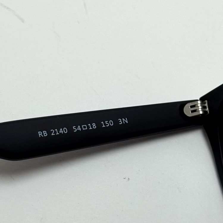 عینک آفتابی ریبن ویفرر شیشه سنگ مشکی که همراه پک کامل ریبن Rayban WAYFARER RB 2140 سایز 54
