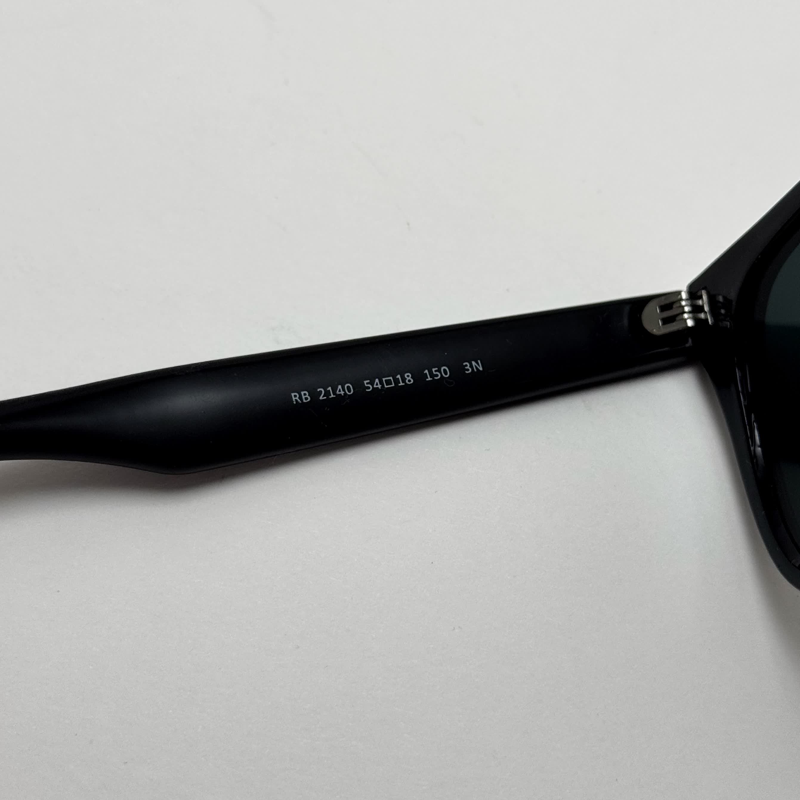 عینک آفتابی ریبن ویفرر شیشه سنگ مشکی براق به همراه پک کامل ریبن Rayban WAYFARER RB 2140 سایز 54