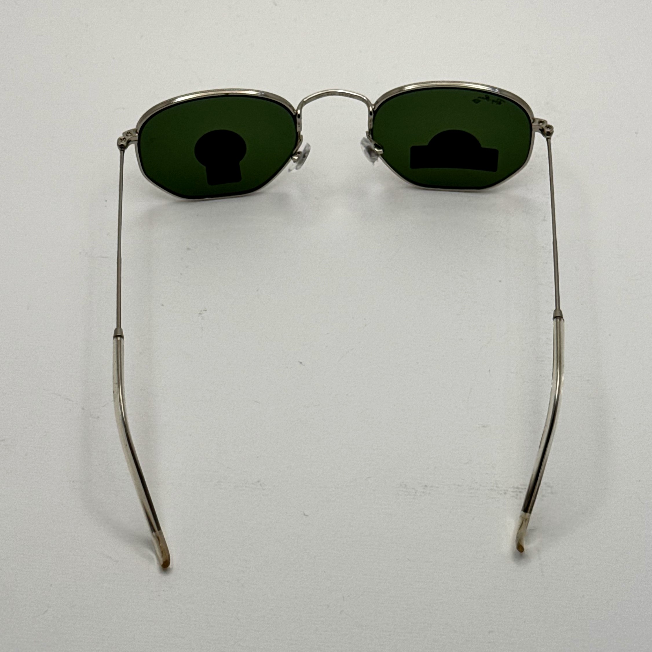 عینک ریبن هگزونال شیشه سنگ سبز فریم نقره ای به همراه پک کامل ریبن کد Rayban RB 3548
