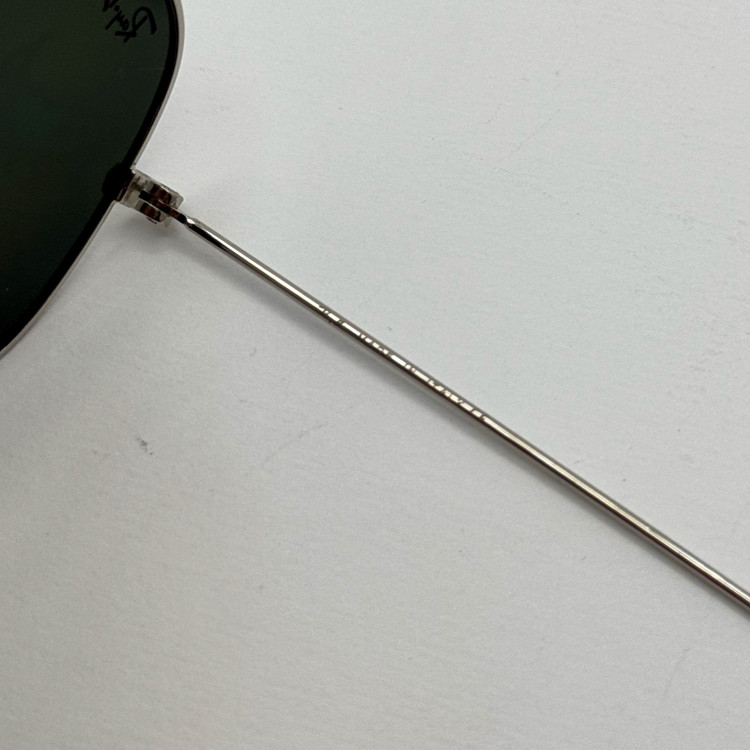 عینک ریبن خلبانی شیشه سنگ پلاریزه سبز با فریم نقره ای به همراه پک کامل ریبن کد Rayban RB 3026
