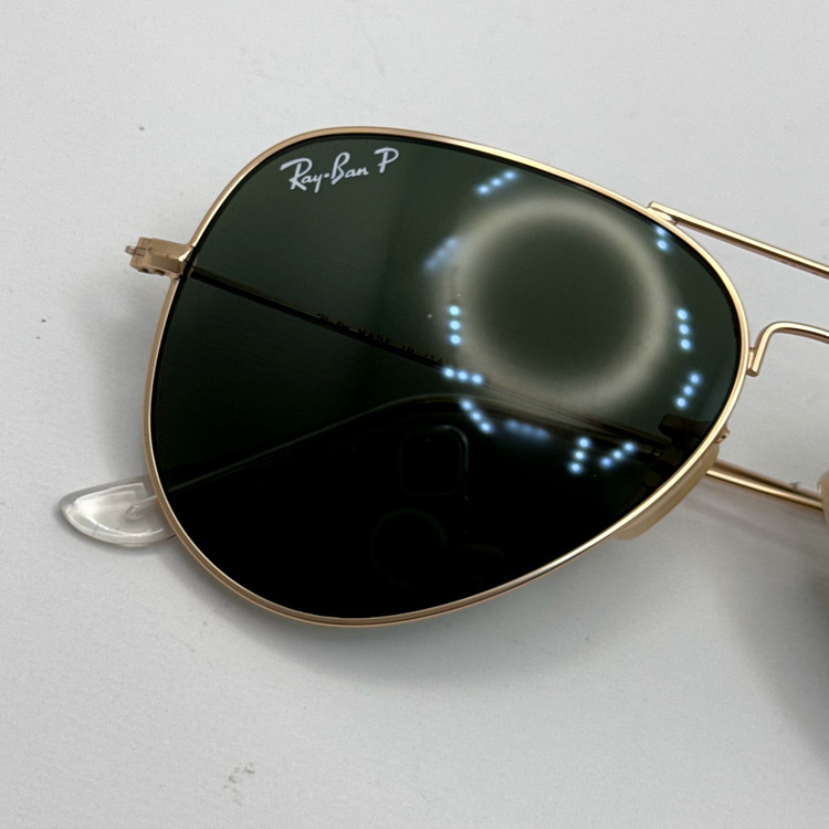 عینک ریبن خلبانی شیشه سنگ پلاریزه سبز با فریم طلایی به همراه پک کامل ریبن کد Rayban RB 3026