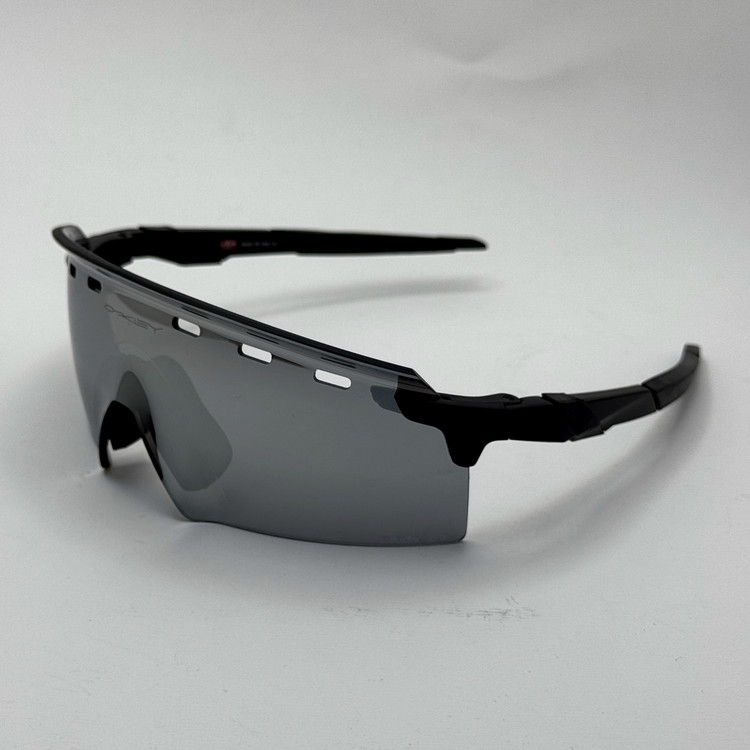 عینک آفتابی اوکلی نقره ای مشکی کد OAKLEY 4935