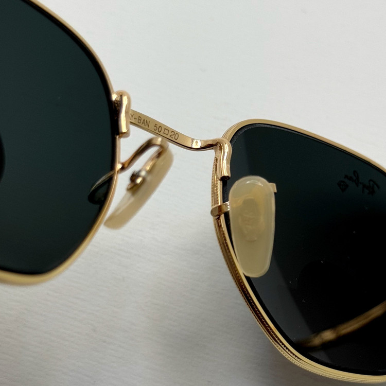 عینک ریبن هگزونال شیشه سنگ مشکی فریم طلایی به همراه پک کامل ریبن کد Rayban RB 3548