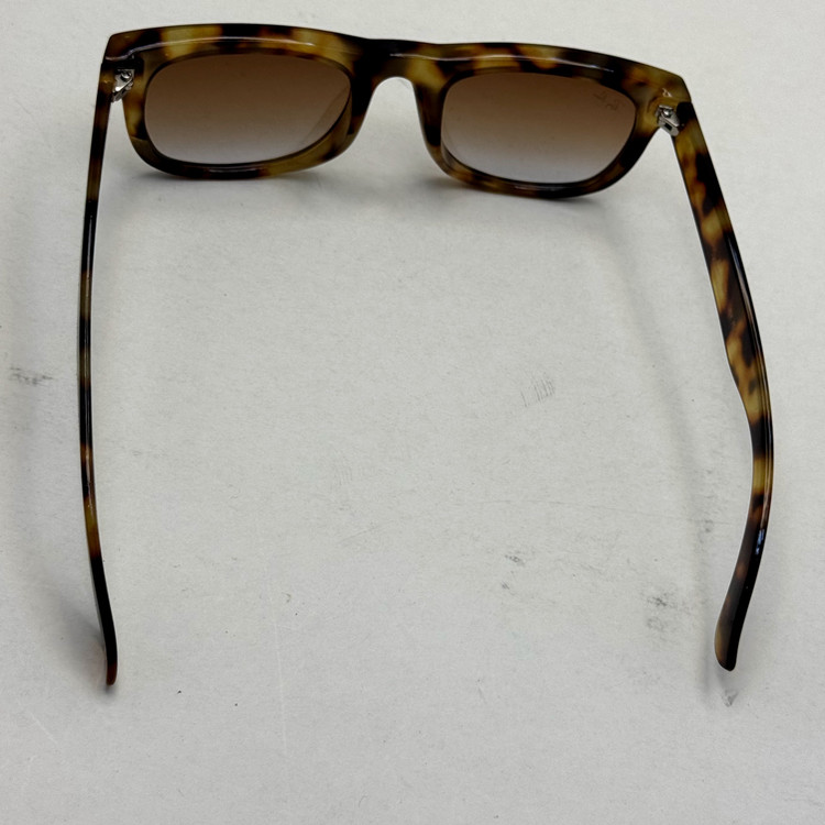 عینک آفتابی ریبن ویفرر ریورس پلنگی به همراه پک کامل rayban