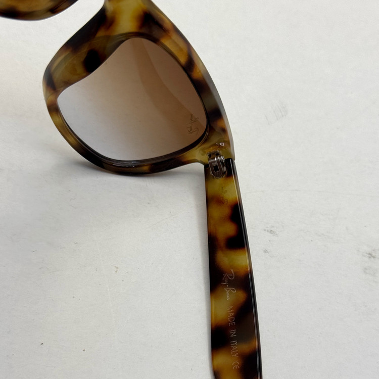 عینک آفتابی ریبن ویفرر ریورس پلنگی به همراه پک کامل rayban