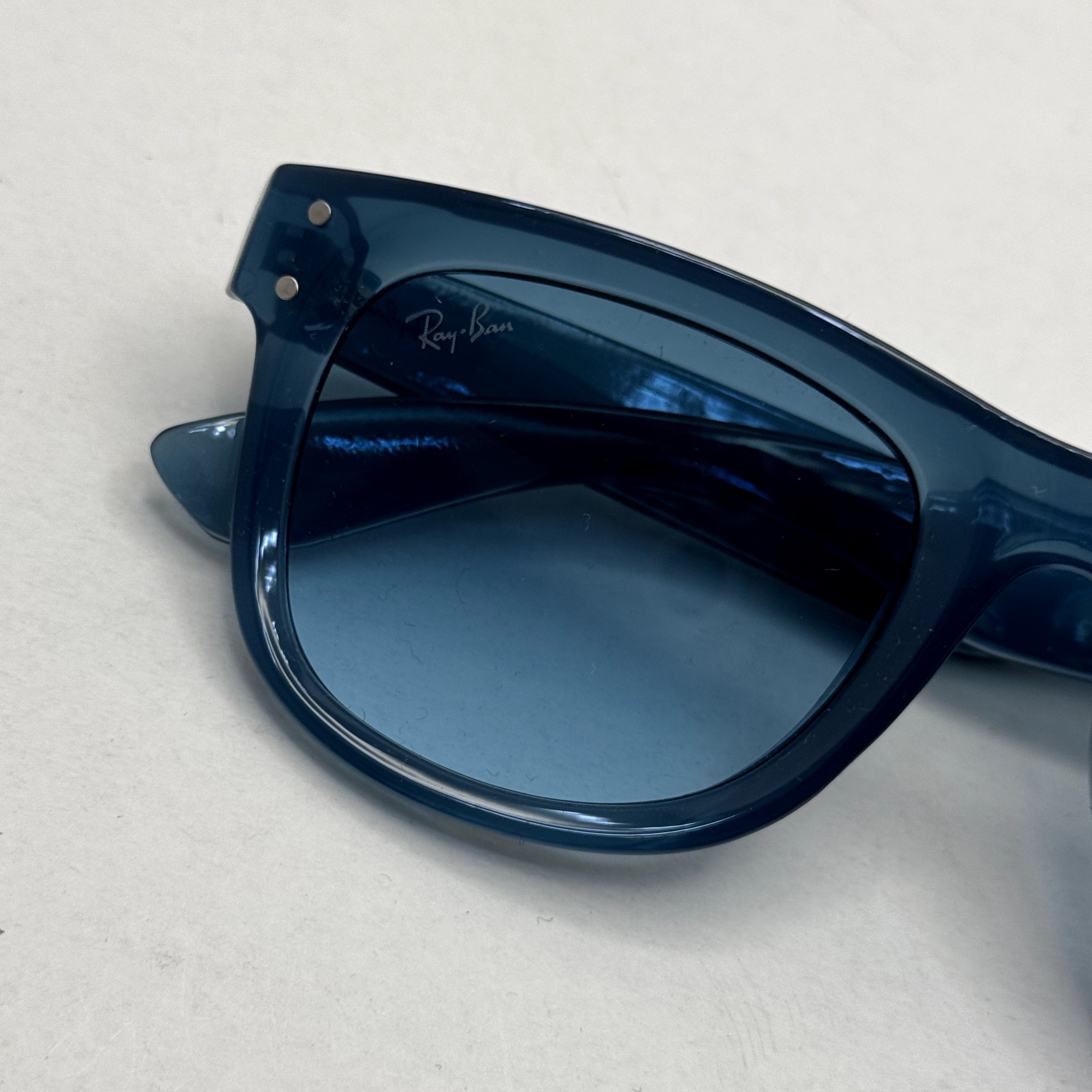 عینک آفتابی ریبن ویفرر ریورس آبی به همراه پک کامل rayban