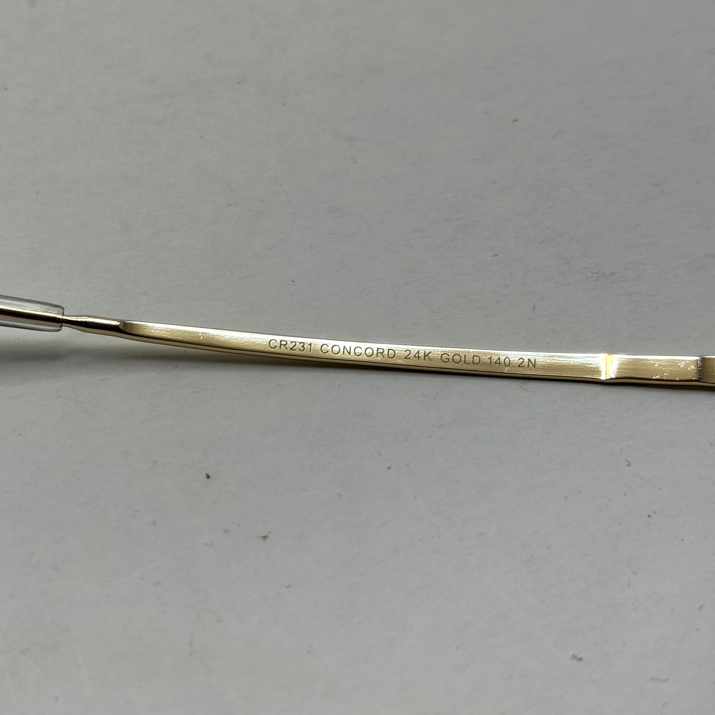 عینک آفتابی و شب خلبانی رندولف شیشه سنگ مدل کانکورد آبی فریم طلایی فول پک RANDOLPH CONCORD CR 231 24K GOLD